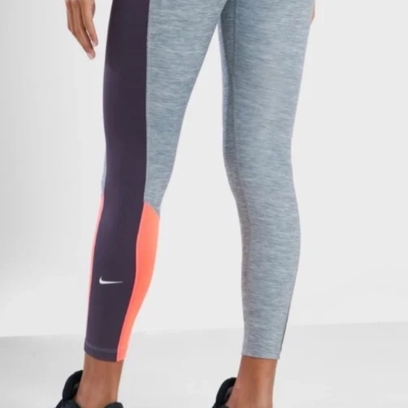 Nike Color Block Leggings NWT size XS - Picture 2 of 3